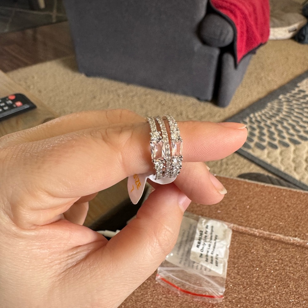 Elegant rhodium plated ring